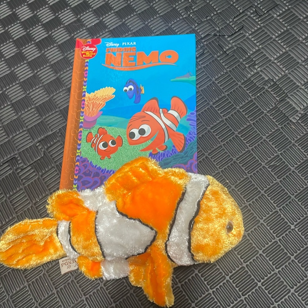 finding nemo book and clown fish plush